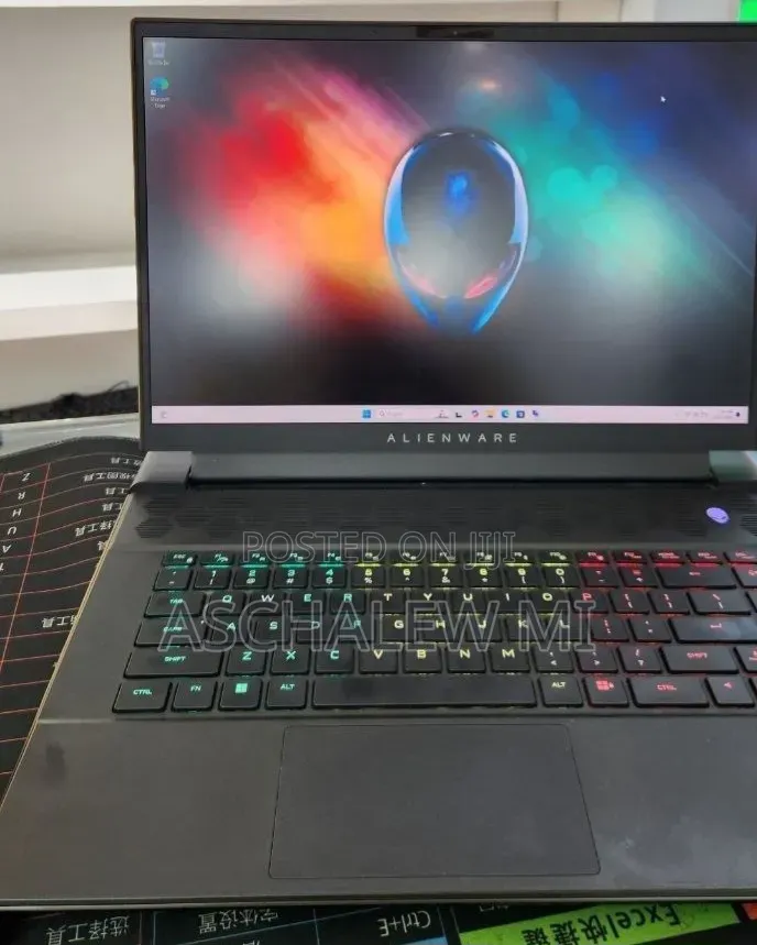 New Laptop Alienware M16 R1 16GB AMD Ryzen 9 SSD 1T