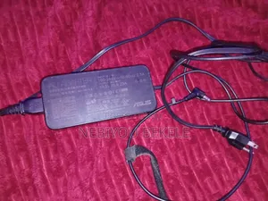 ASUS Rog Charger 240v IN 19v OP