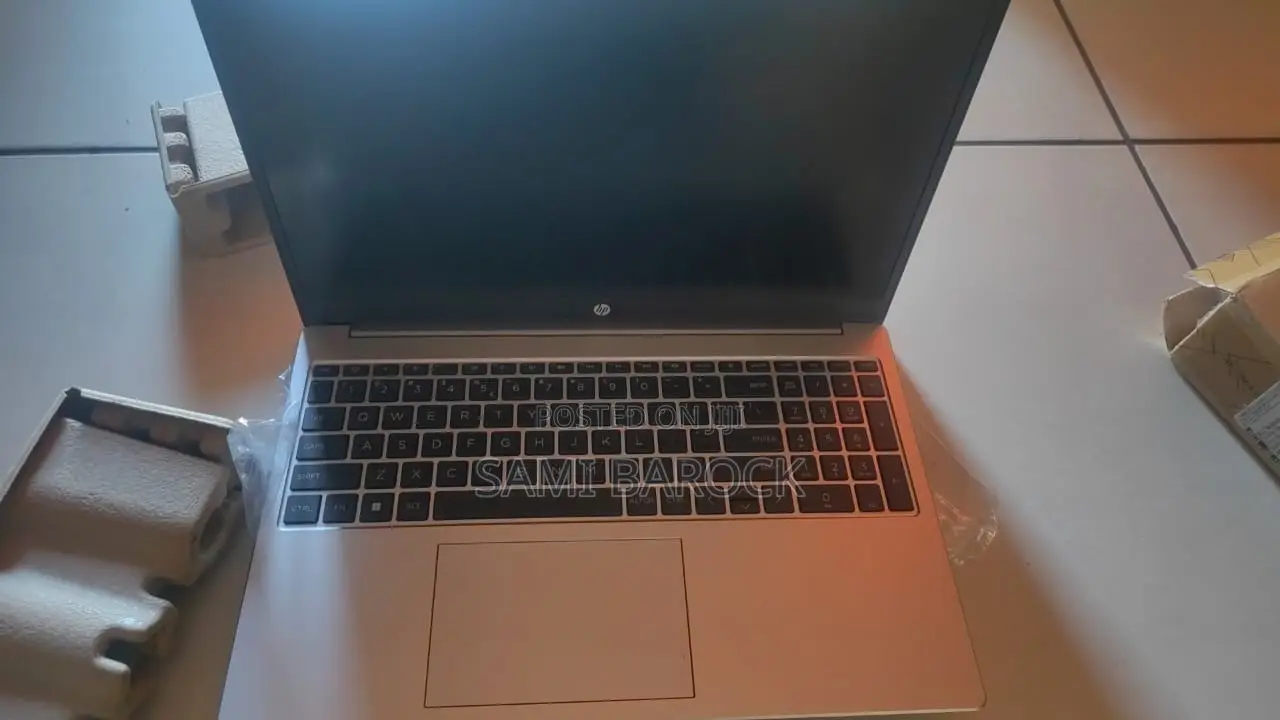 New Laptop HP 255 8GB AMD Ryzen 7 SSD 500GB