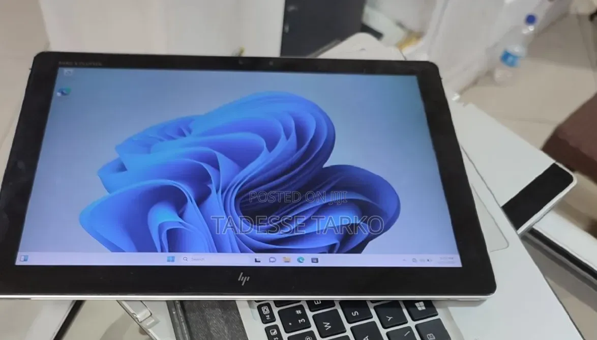 New Laptop HP X2 8GB Intel Core i5 SSD 128GB
