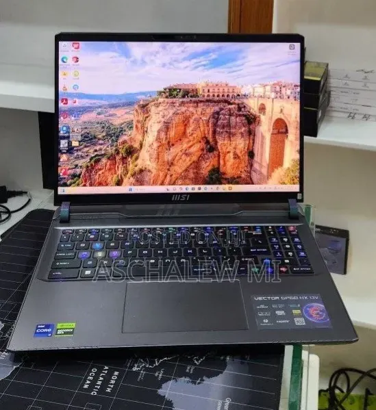 New Laptop MSI Vector GP68 HX 13V 16GB Intel Core i9 SSD 1T