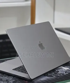 New Laptop Apple MacBook Pro 2022 M2 16GB Apple M2 SSD 1T