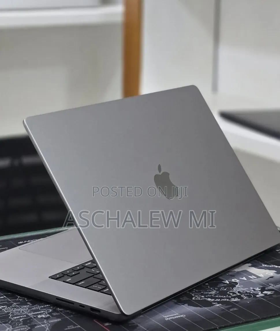 New Laptop Apple MacBook Pro 2022 M2 16GB Apple M2 SSD 1T