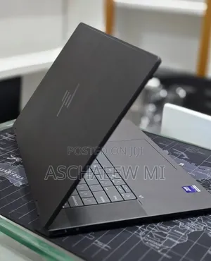 New Laptop HP OmniBook 5 16" 16GB Intel Core Ultra 7 SSD 1T