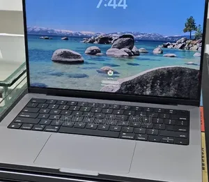 New Laptop Apple MacBook Pro 2021 M1 32GB Apple M1 Pro SSD 512GB