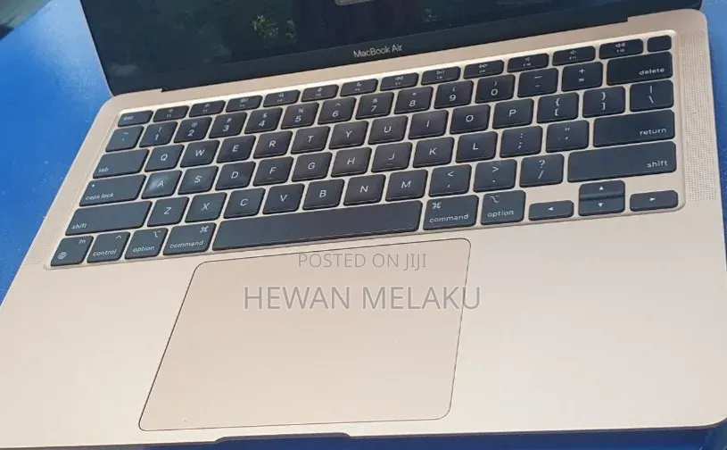 New Laptop Apple MacBook Air 2020 8GB Apple M1 SSD 256GB