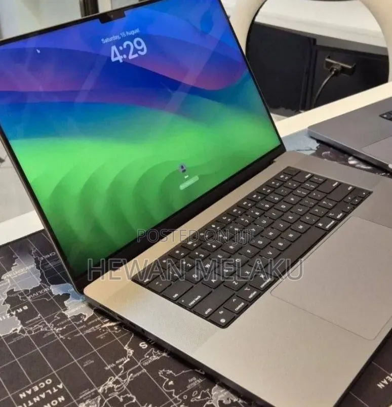 New Laptop Apple MacBook Pro 2021 M1 32GB Apple M1 Pro SSD 512GB