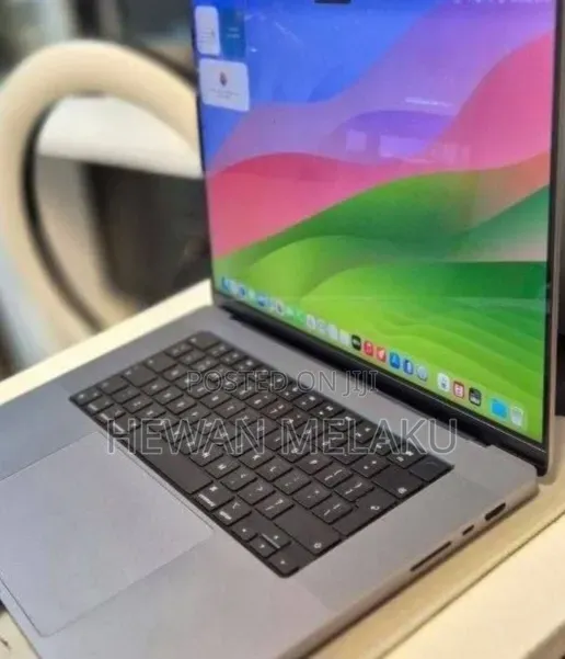 New Laptop Apple MacBook Pro 2021 M1 32GB Apple M1 Pro SSD 512GB