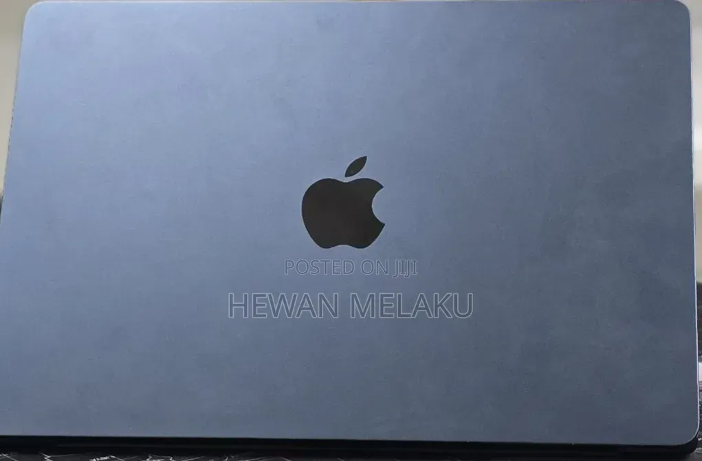 New Laptop Apple MacBook Air 2025 M4 16GB Apple M4 SSD 256GB