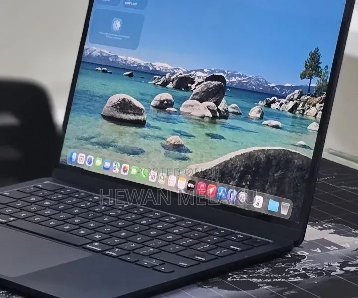 New Laptop Apple MacBook Air 2025 M4 16GB Apple M4 SSD 256GB