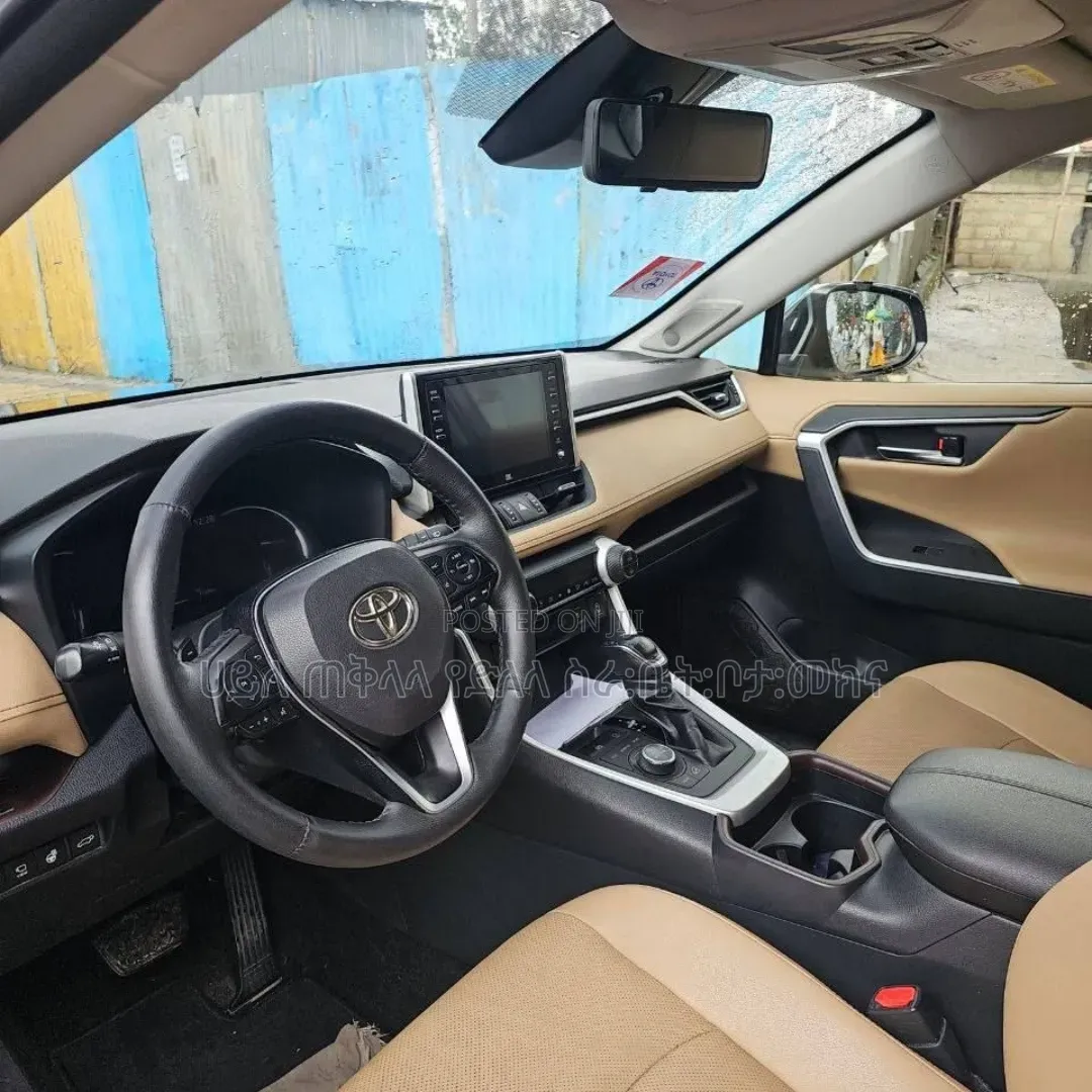 Toyota RAV4 2020 Gray