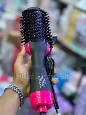  3-in-1 Hair Styler - Dry, Straighten & Curl With One Brush! 
