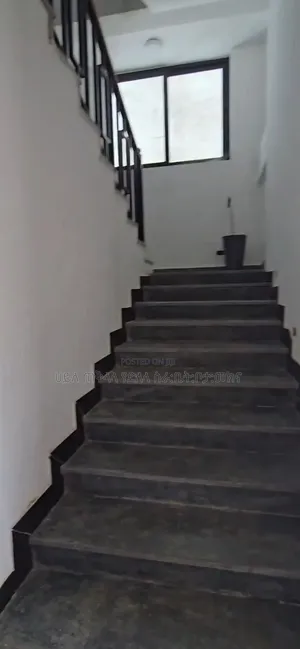 Furnished 6bdrm Townhouse/Terrace in አያት ዲያስፖራ, Yeka for sale