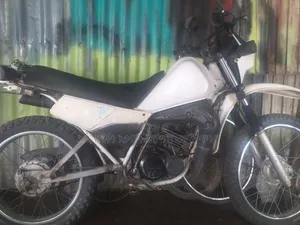 Yamaha DT175 1998 White