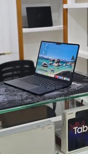 New Laptop Apple MacBook Air 2025 M4 16GB Apple M4 SSD 256GB