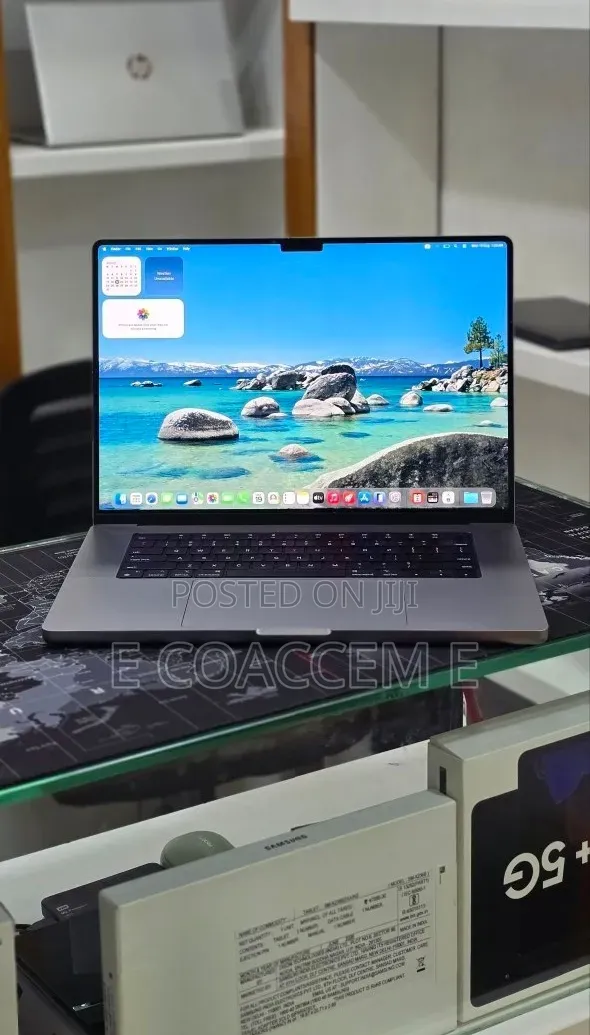 New Laptop Apple MacBook Pro 2022 M2 16GB Apple M2 SSD 1T