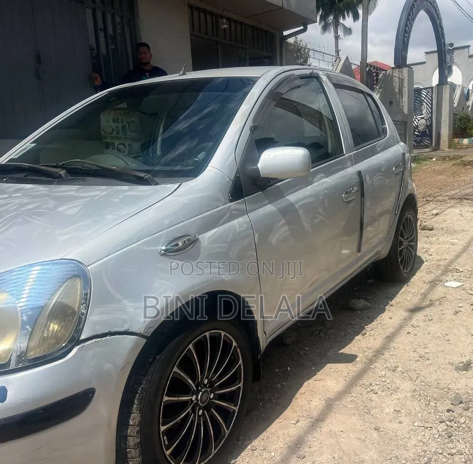 Toyota Vitz 1.0 FWD 5dr 2002 Silver