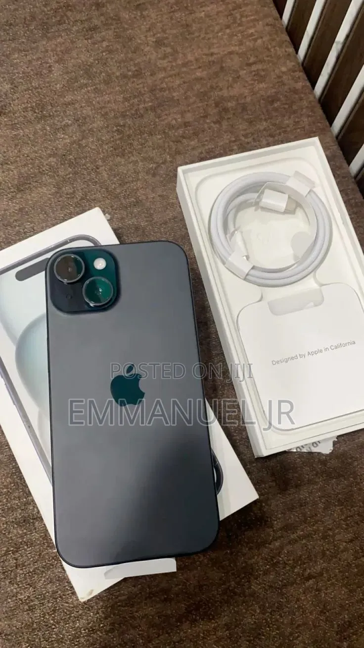New Apple iPhone 15 256 GB Black