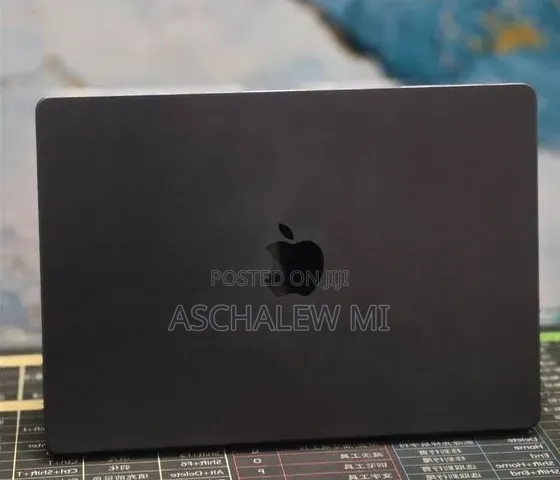 New Laptop Apple MacBook Pro 2023 M3 Pro 16GB Apple M3 Pro SSD 512GB