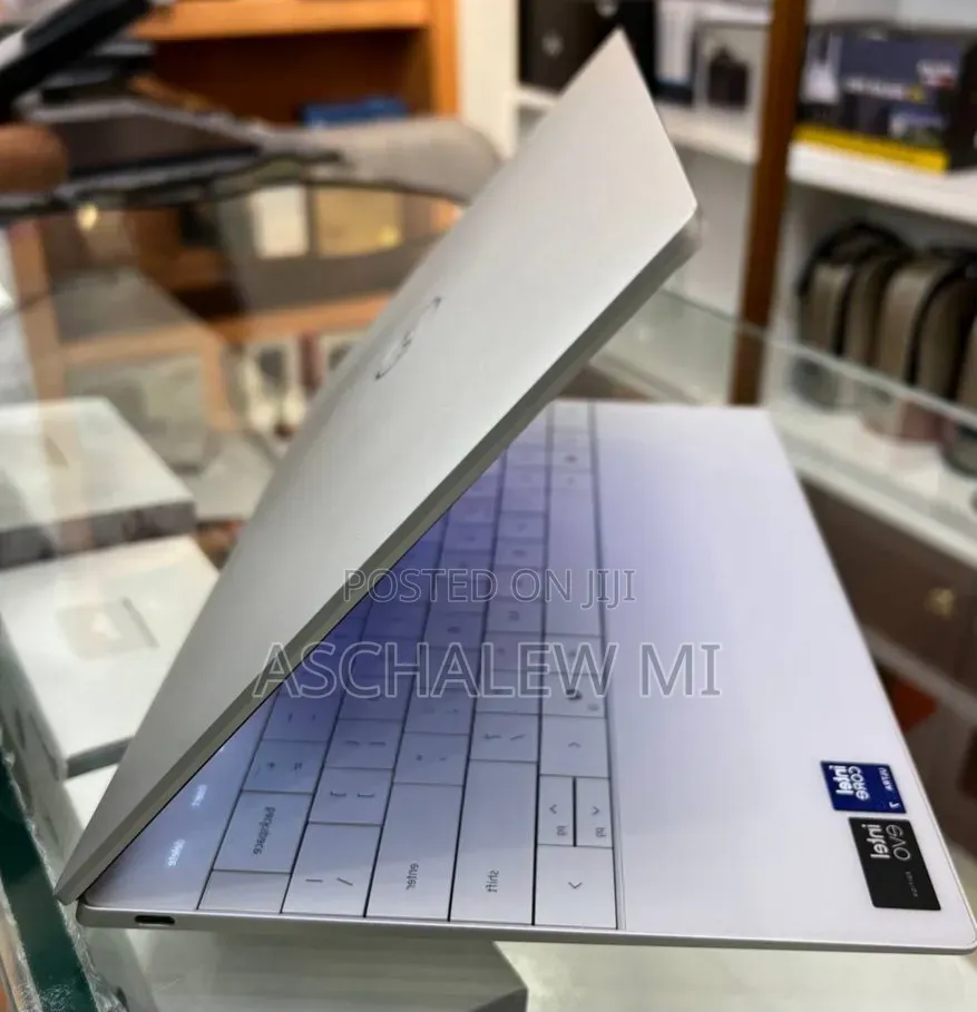 New Laptop Dell XPS 13 16GB Intel Core Ultra 7 SSD 512GB