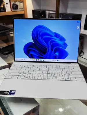 New Laptop Dell XPS 13 16GB Intel Core Ultra 7 SSD 512GB