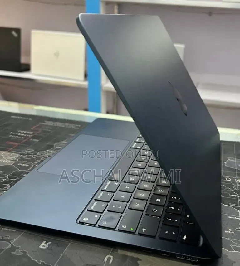New Laptop Apple MacBook Air 2022 M2 16GB Apple M2 SSD 512GB