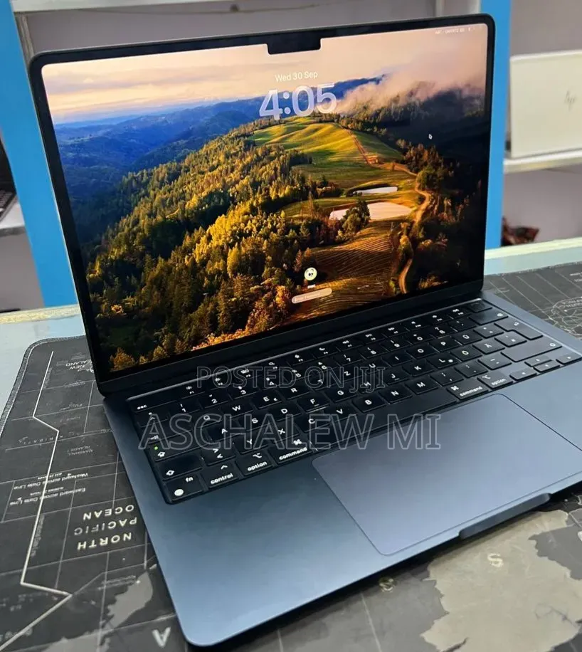 New Laptop Apple MacBook Air 2022 M2 16GB Apple M2 SSD 512GB