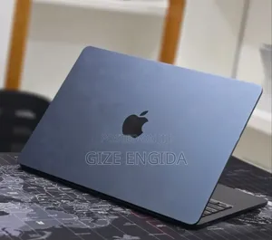 New Laptop Apple MacBook Air 2025 M4 16GB Apple M4 SSD 256GB