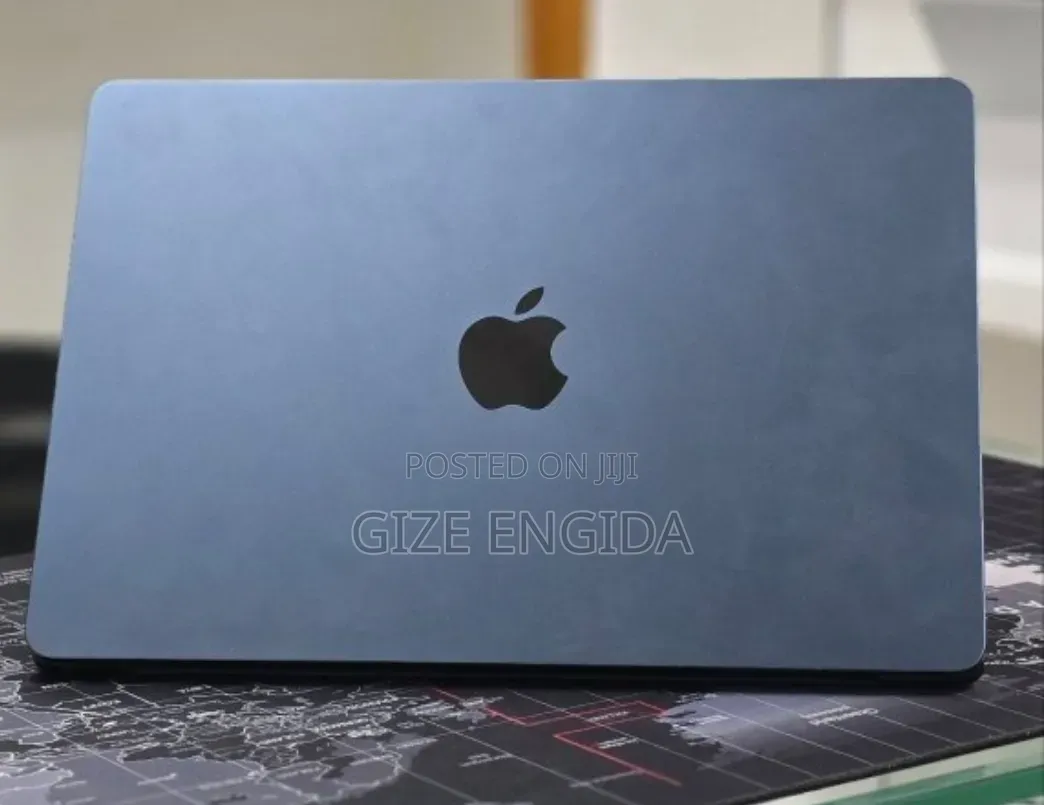 New Laptop Apple MacBook Air 2025 M4 16GB Apple M4 SSD 256GB