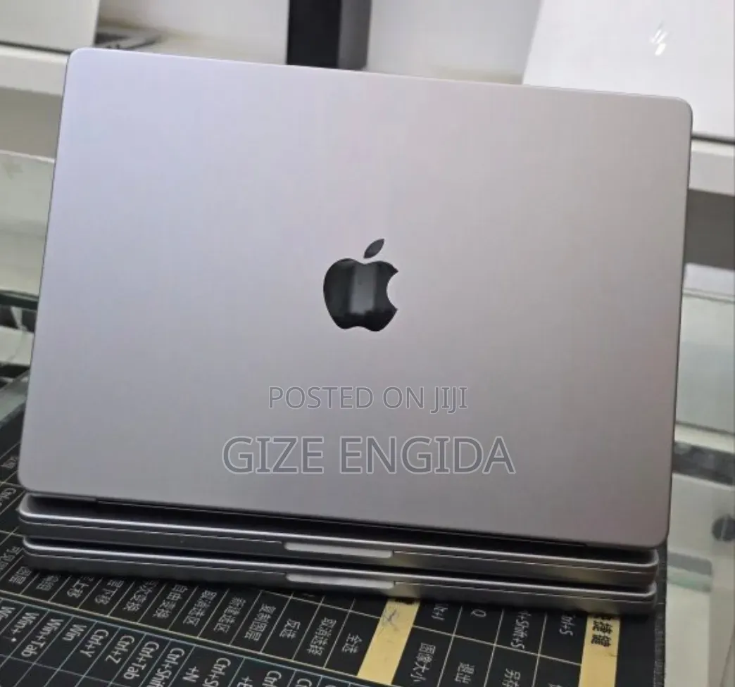New Laptop Apple MacBook Pro 2021 M1 32GB Apple M1 Pro SSD 512GB