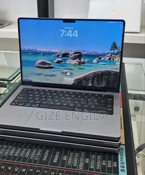 New Laptop Apple MacBook Pro 2021 M1 32GB Apple M1 Pro SSD 512GB