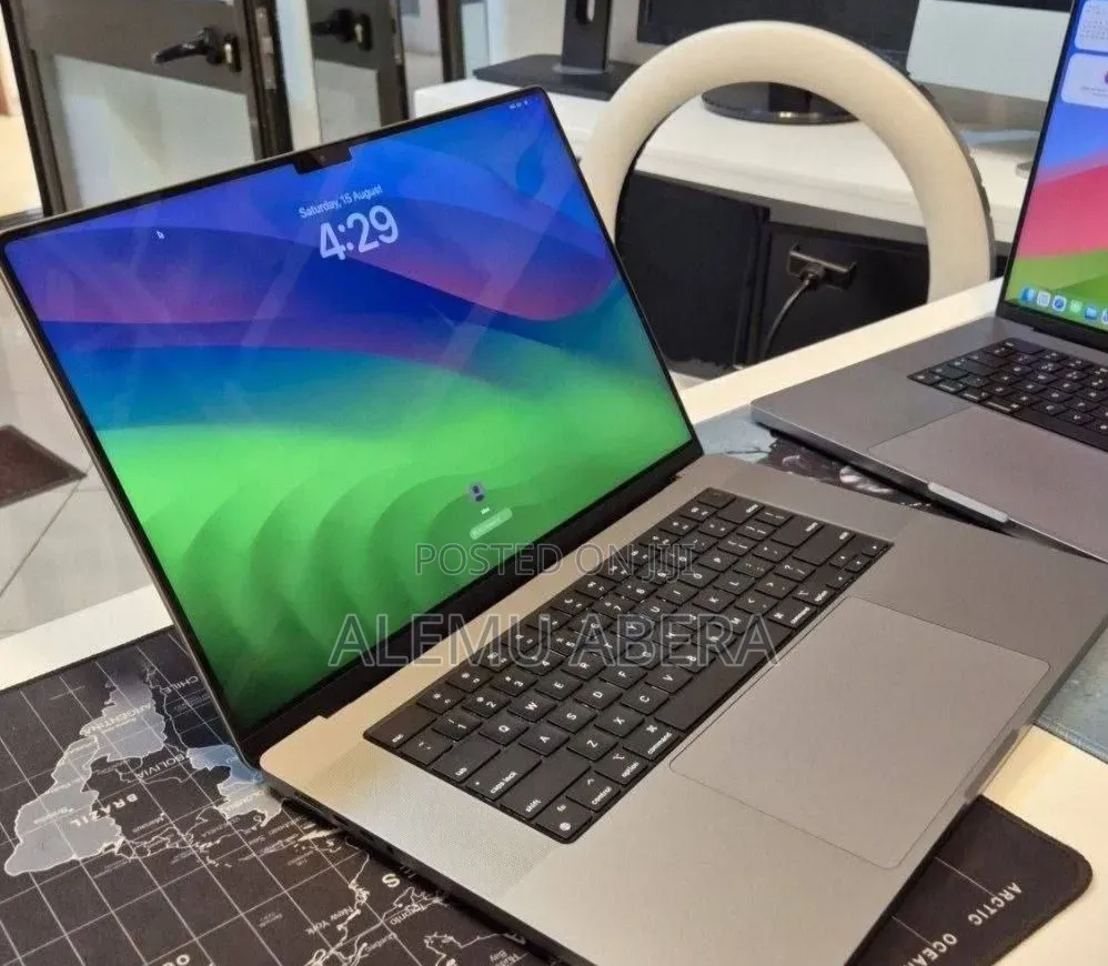 New Laptop Apple MacBook Pro 2021 M1 32GB Apple M1 Pro SSD 512GB