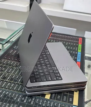 New Laptop Apple MacBook Pro 2021 M1 32GB Apple M1 Pro SSD 512GB