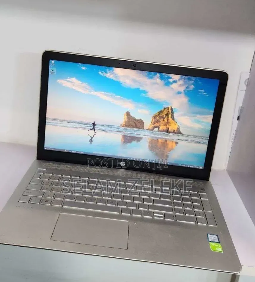 New Laptop HP 8GB Intel Core i5 SSD 1T
