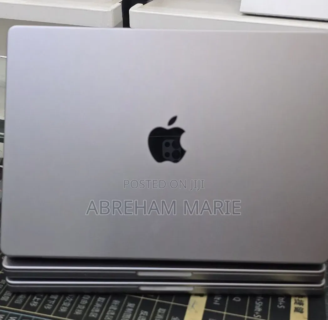 New Laptop Apple MacBook Pro 2021 M1 32GB Apple M1 Pro SSD 512GB
