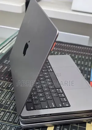 New Laptop Apple MacBook Pro 2021 M1 32GB Apple M1 Pro SSD 512GB