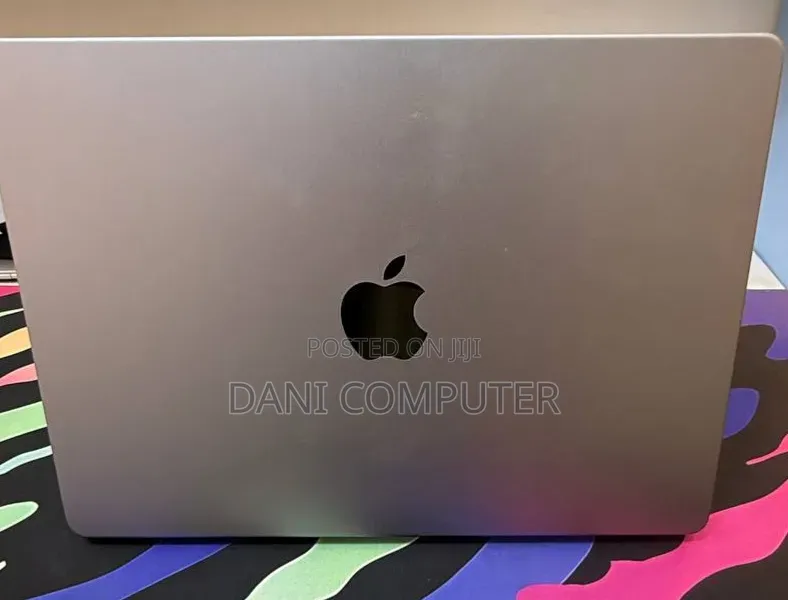 New Laptop Apple MacBook Pro 2023 M3 8GB Intel Core M3 SSD 512GB
