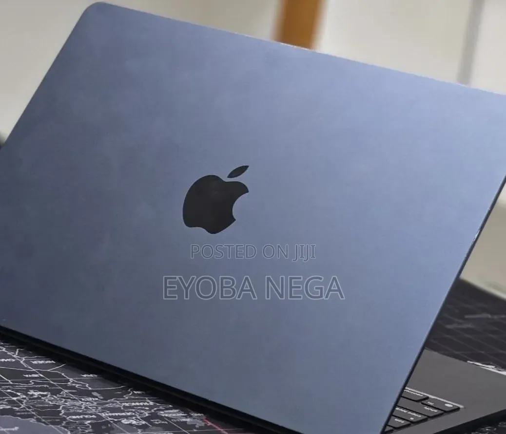 New Laptop Apple MacBook Air 2025 M4 16GB Apple M4 SSD 256GB