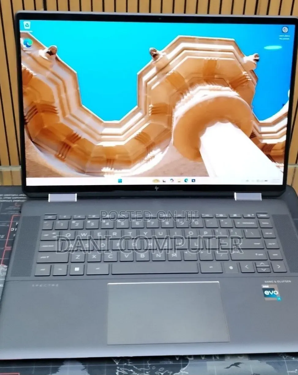 New Laptop HP Spectra 13 16GB Intel Core i7 SSD 512GB
