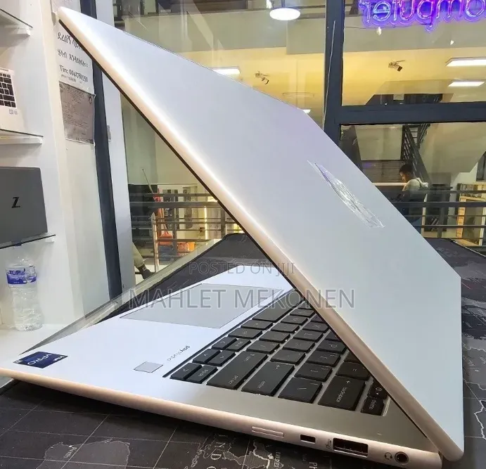 New Laptop HP EliteBook 840 G10 16GB Intel Core i7 SSD 1T