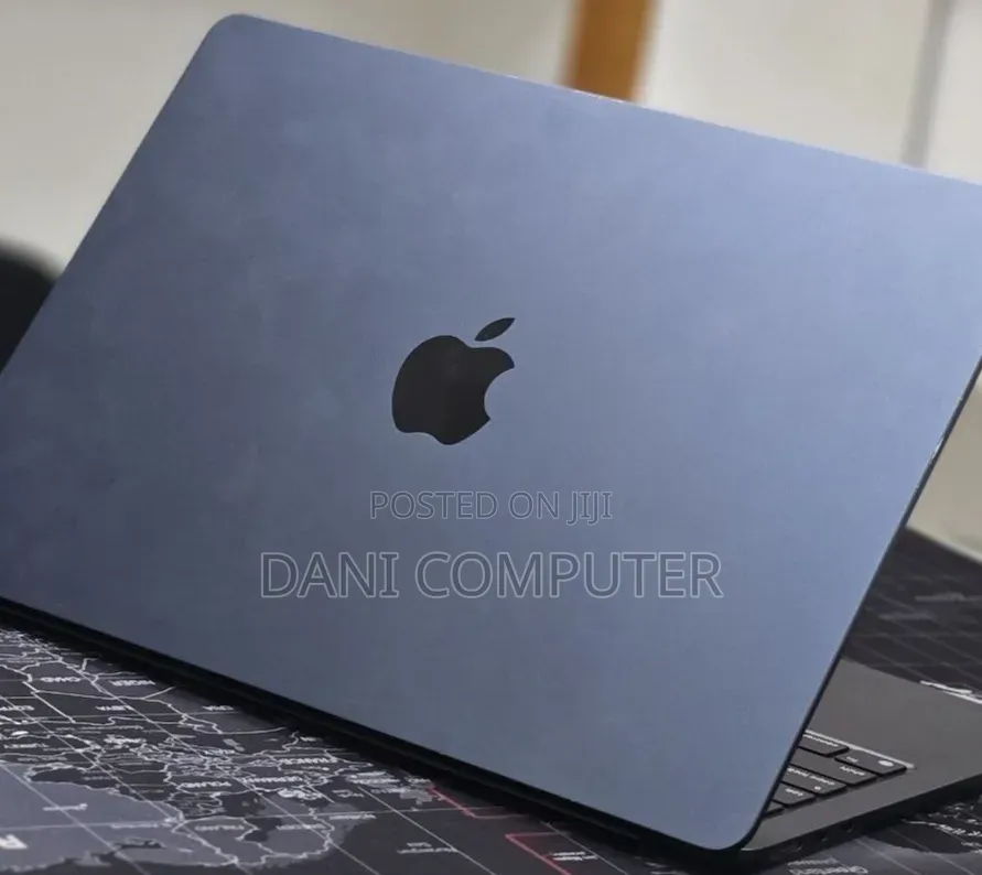 New Laptop Apple MacBook Air 2025 M4 16GB Apple M4 SSD 256GB