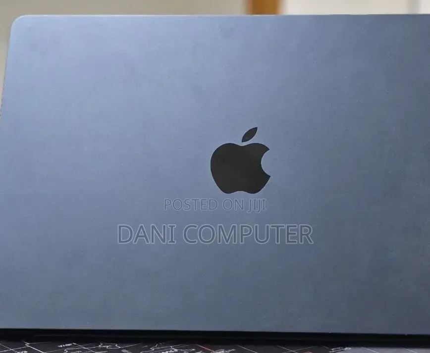 New Laptop Apple MacBook Air 2025 M4 16GB Apple M4 SSD 256GB