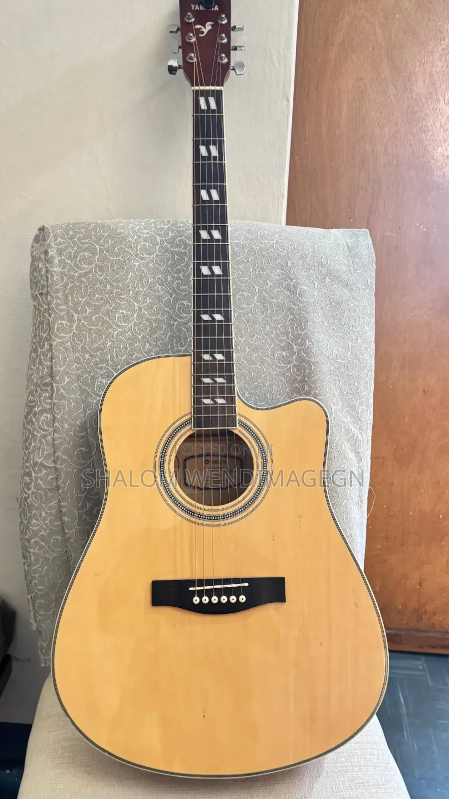 Yamaha Fq-6000 Semi Acoustic Guitar