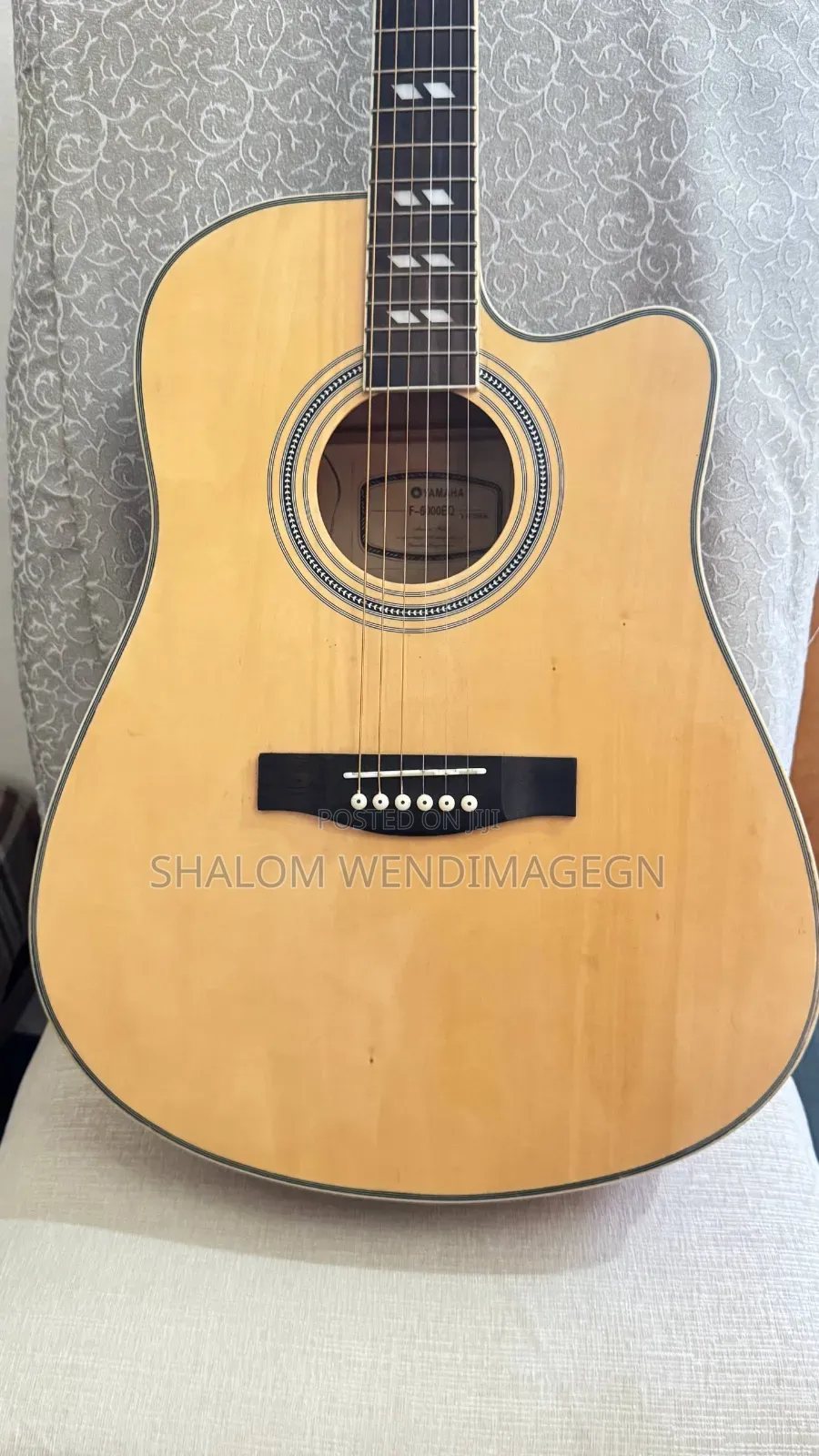 Yamaha Fq-6000 Semi Acoustic Guitar