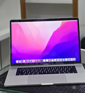 New Laptop Apple MacBook Pro 2017 16GB Intel Core i7 SSD 512GB