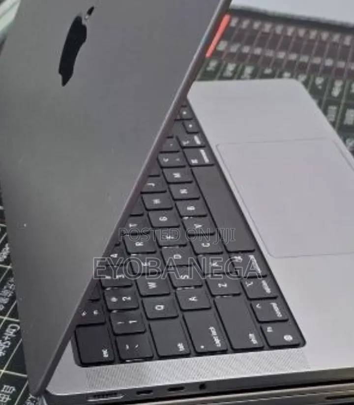 New Laptop Apple MacBook Pro 2021 M1 32GB Apple M1 SSD 512GB