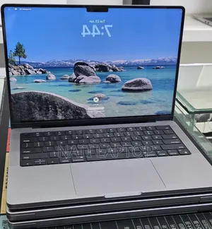 New Laptop Apple MacBook Pro 2021 M1 32GB Apple M1 Pro SSD 512GB