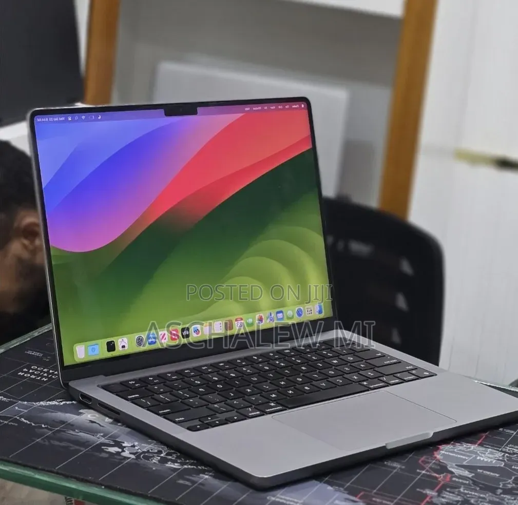 New Laptop Apple MacBook Air 2024 M3 8GB Apple M3 SSD 512GB