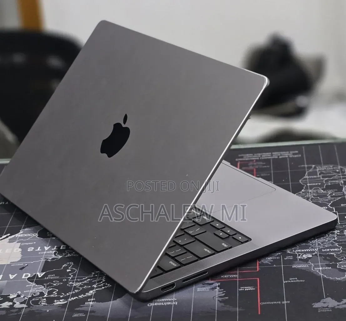 New Laptop Apple MacBook Air 2024 M3 8GB Apple M3 SSD 512GB