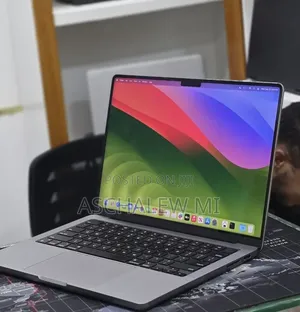 New Laptop Apple MacBook Air 2024 M3 8GB Apple M3 SSD 512GB
